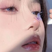 月亮不见白日梦