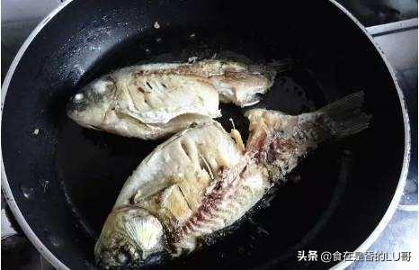 煎鱼的时候要怎么做鱼皮才会不烂？鱼肉粘锅怎么处理？